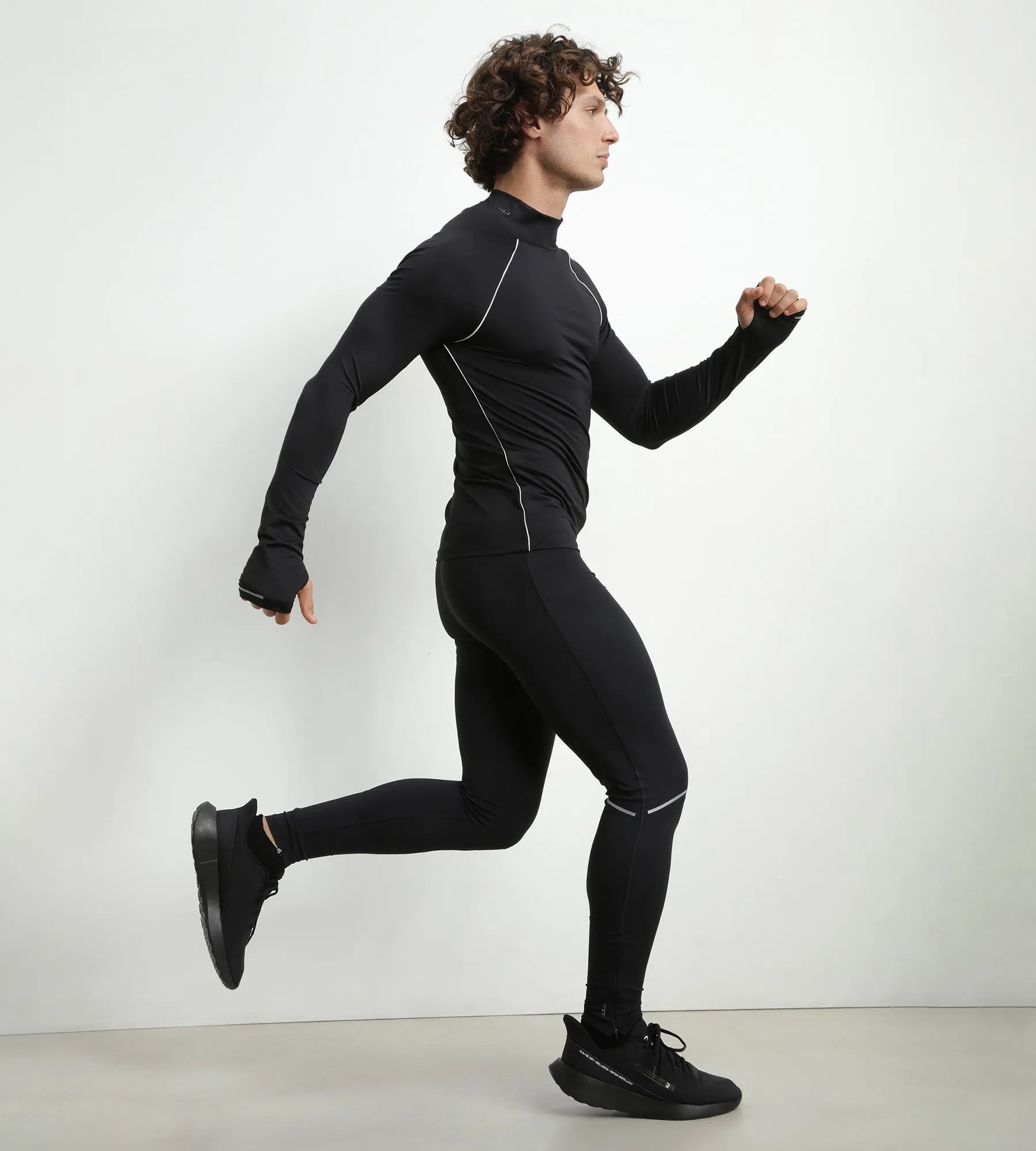 Men's sports top with high collar in black microfiber Dim Move