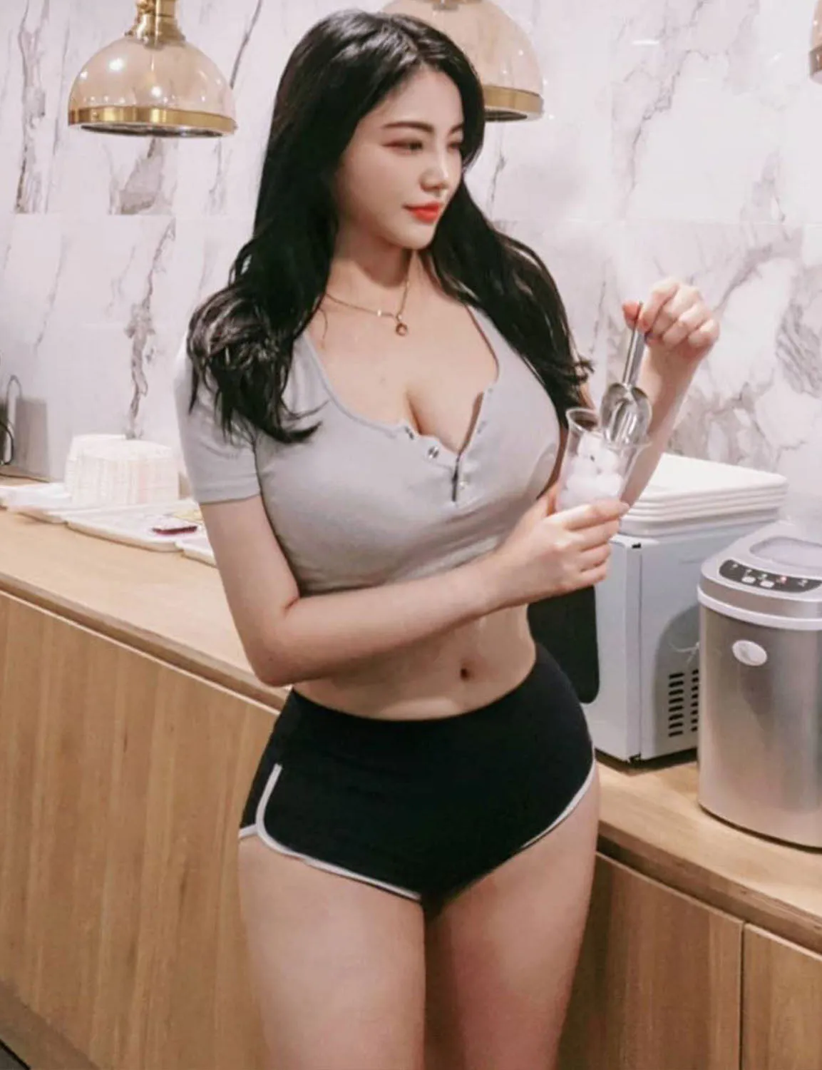 Sexy Booty Yoga Shorts black ins_yoga