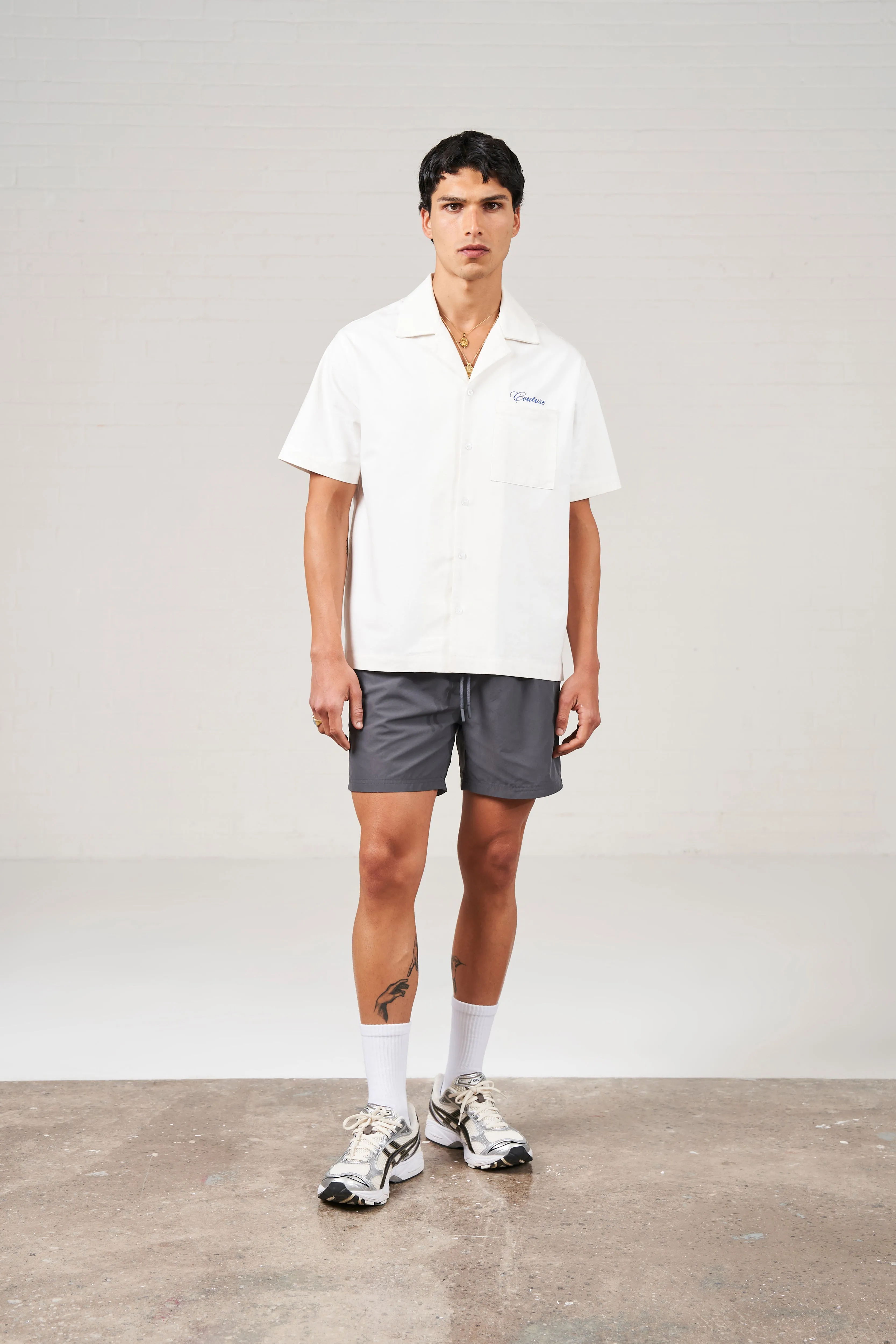 WATER REACTIVE EMBLEM SWIM SHORTS - CHARCOAL